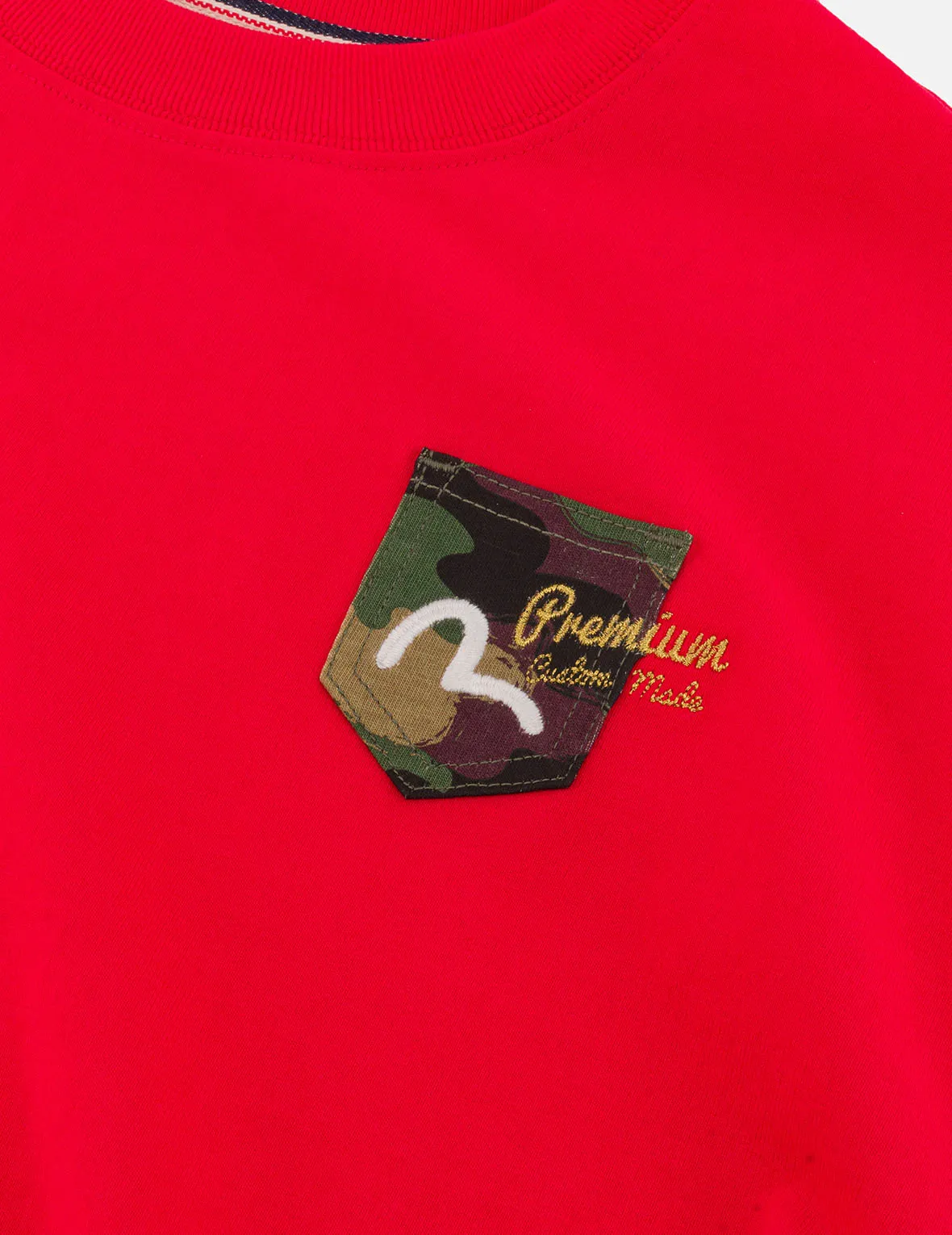 Multi-embroidery and Multi-pocket Relax Fit T-shirt