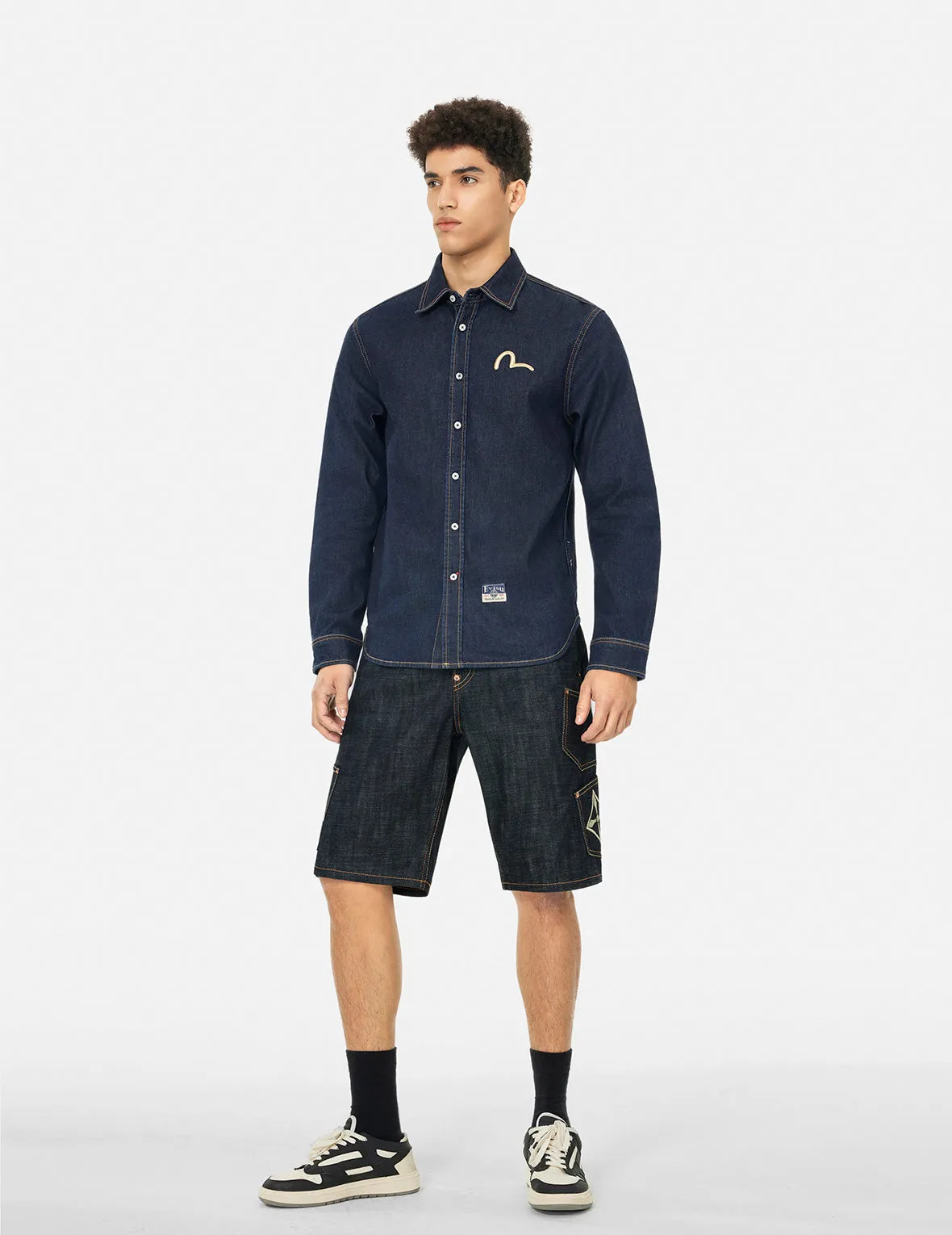 Multi-Pocket with Brocade Patch Regular Fit Denim Shorts
