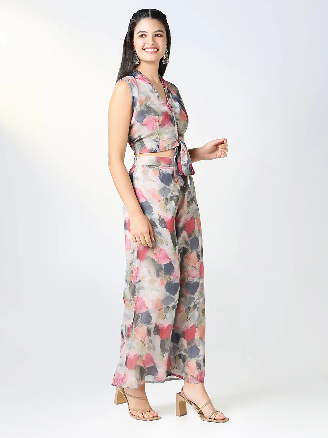 Women Grey & Red Floral Printed Kurta Set with Overcoat